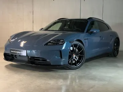 Neu Porsche Taycan GTS Sport Turismo Sport Turismo 514 kW (700 PS) 2026 Palebluemetallic Kombi