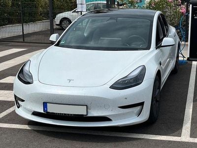Weiß Gebraucht 2022 Tesla Model 3 RWD Limousine | 26.000 € (Fairer Preis)
