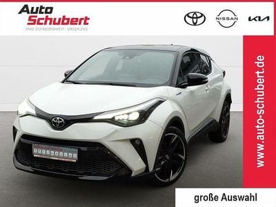 White pearl (070)/ black (202) Gebraucht 2020 Toyota C-HR Sport SUV | 27.480 € (Teuer)