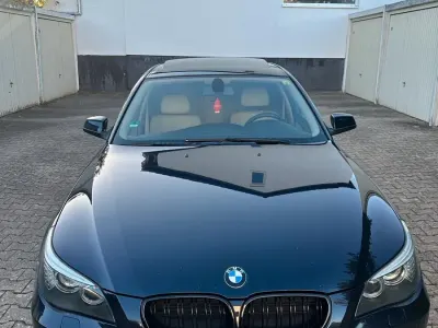 Gebraucht BMW 525 197 PS (144 kW) 2009 Blau Limousine