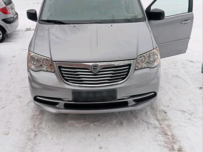 Gebraucht Lancia Voyager 170 PS (125 kW) 2014 Silber Van / Kleinbus