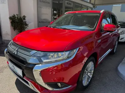 Gebraucht Mitsubishi Outlander P-HEV 224 PS (164 kW) 2020 Rot SUV