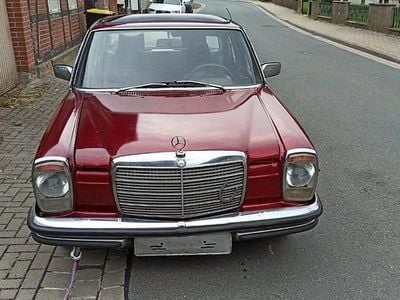Gebraucht Mercedes W115 1974 Rot Limousine