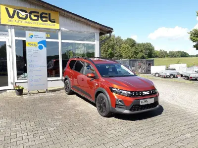 Neu Dacia Jogger Expression 122 PS (89 kW) 2026 Terrakottabraun Van / Kleinbus