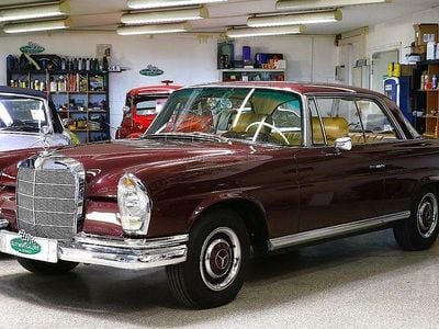 Gebraucht Mercedes 220 SE 120 PS (88 kW) 1964 Rot Coupé