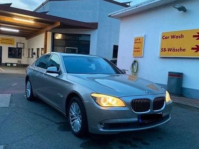 BMW 750