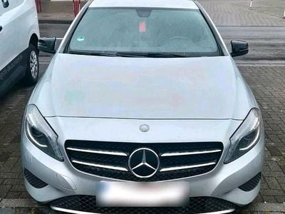 Usata Mercedes A180 108 CV (79 kW) 2013 Argento Utilitaria