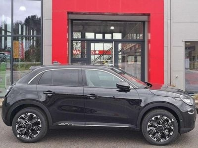 Neu Fiat 600 La Prima 101 PS (74 kW) 2025 Cinema schwarz SUV