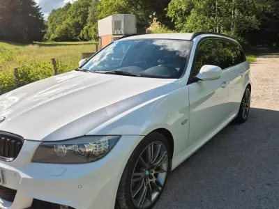 Gebraucht BMW 325 218 PS (160 kW) 2011 Weiß Kombi