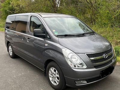 Second-hand Hyundai H-1 170 CP (125 kW) 2011 Gri Monovolum