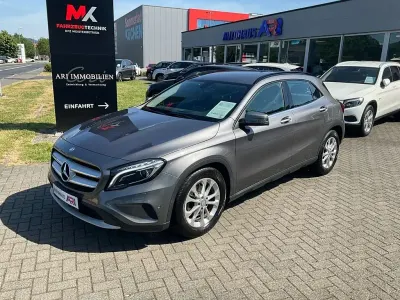 Gebraucht Mercedes GLA200 Style 156 PS (114 kW) 2014 Grau SUV