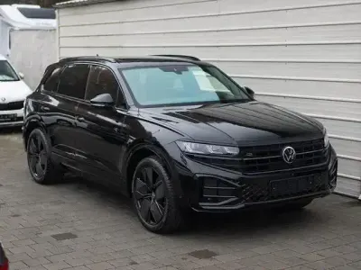 Gebraucht VW Touareg R-line 286 PS (210 kW) 2024 Grenadillschwarz metallic (metallic) SUV