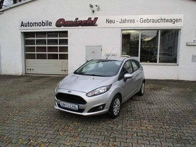 Gebraucht Ford Fiesta Celebration 101 PS (74 kW) 2017 Silber Limousine