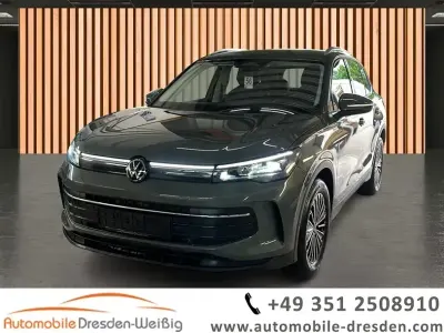 Gebraucht VW Tiguan Life 131 PS (96 kW) 2024 Cipressinogrün metallic SUV