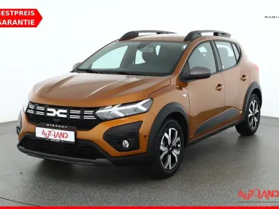 Gebraucht Dacia Sandero Expression 110 PS (80 kW) 2023 Orange SUV