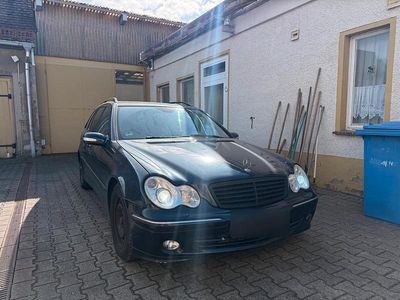 Second-hand Mercedes C220 150 CP (110 kW) 2004 Negru Break