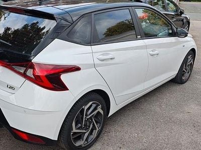 Weiß Gebraucht 2020 Hyundai i20 Intro Edition Limousine | 13.950 € (Fairer Preis)