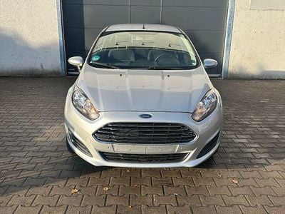 Gebraucht Ford Fiesta Champions Edition 80 PS (58 kW) 2013 Silber Kleinwagen
