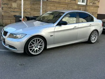 Usado BMW 325 Performance 218 HP (160 kW) 2005 Prateado Sedan