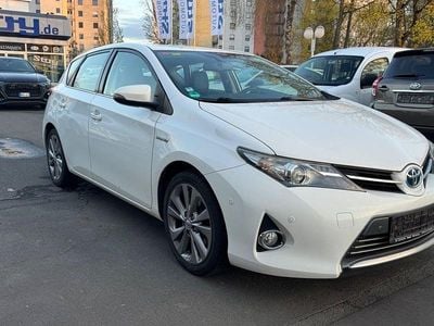 Gebraucht Toyota Auris Hybrid Executive 99 PS (72 kW) 2015 Weiß Limousine