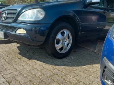Usata Mercedes ML270 163 CV (119 kW) 2003 Blu SUV