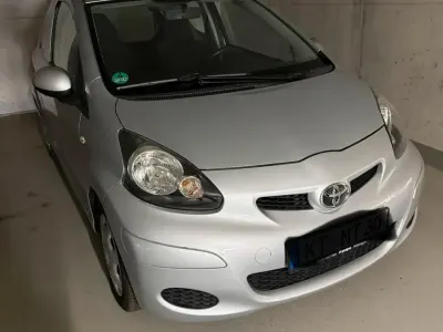 Używany Toyota Aygo 68 KM (50 kW) 2008 Srebrny Hatchback