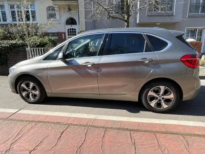 Używany BMW 218 Active Tourer Advantage 136 KM (100 kW) 2017 Srebrny Minivan