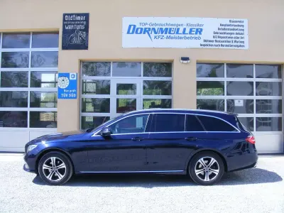 Gebraucht Mercedes E220 Avantgarde 194 PS (142 kW) 2019 Cavansitblau Kombi