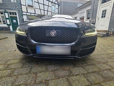 Gebraucht Jaguar XE Portfolio 179 PS (131 kW) 2017 Schwarz Limousine