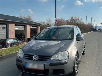 Gebraucht VW Golf V 101 PS (74 kW) 2005 Grau Kleinwagen