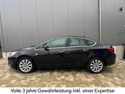 Schwarz Gebraucht 2013 Opel Astra Limousine | 9.998 € (Teuer)