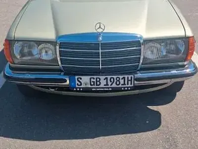 Gebraucht Mercedes 230 136 PS (100 kW) 1983 Grün Coupé