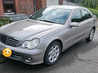 Gebraucht Mercedes C180 143 PS (105 kW) 2006 Andere farben Limousine