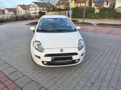 Gebraucht Fiat Punto Evo 105 PS (77 kW) 2017 Weiß Kleinwagen