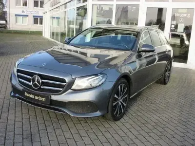 Gebraucht Mercedes E300 Avantgarde 317 PS (233 kW) 2020 Grau Kombi