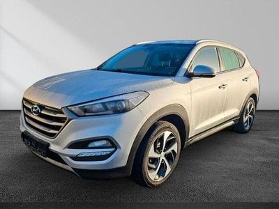 Second-hand Hyundai Tucson Intro Edition 116 CP (85 kW) 2016 Argintiu SUV