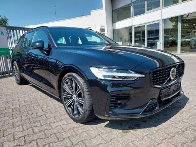 Gebraucht Volvo V60 Plus 455 PS (334 kW) 2024 Schwarz Kombi