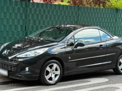 Gebraucht Peugeot 207 CC Roland Garros 120 PS (88 kW) 2010 Schwarz Cabrio