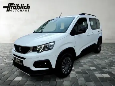 Gebraucht Peugeot Rifter Allure 102 PS (75 kW) 2022 Weiß Van / Kleinbus