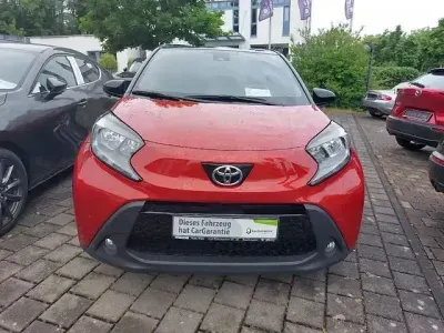 Gebraucht Toyota Aygo X Pulse 72 PS (52 kW) 2022 Rot SUV