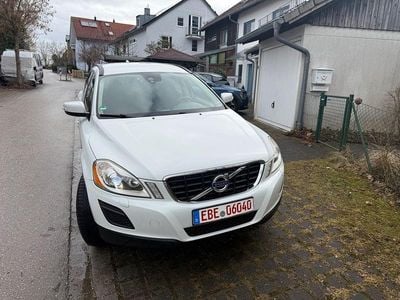 Gebraucht Volvo XC60 Kinetic 163 PS (119 kW) 2013 Weiß SUV