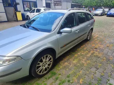 Gebraucht Renault Laguna GrandTour Privilege 120 PS (88 kW) 2003 Silber Kombi