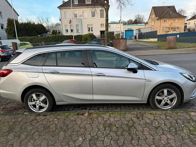 Grau Gebraucht 2017 Opel Astra Sport Kombi | 5.900 € (Fairer Preis)