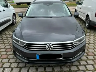 Gebraucht VW Passat 150 PS (110 kW) 2019 Grau Kombi