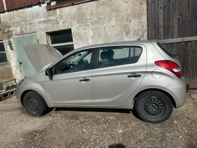 Gebraucht Hyundai i20 79 PS (58 kW) 2009 Grau Kleinwagen