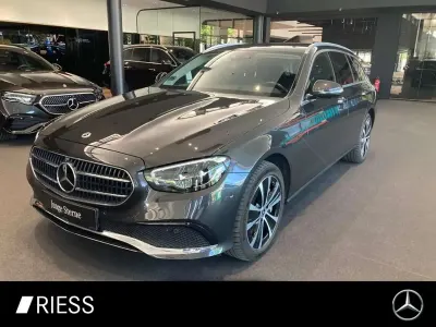 Gebraucht Mercedes E300 Avantgarde 194 PS (142 kW) 2022 Metalliclack graphitgrau Kombi