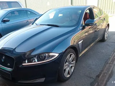 Używany Jaguar XF Luxury 275 KM (202 kW) 2012 Czarny Sedan/Limuzyna