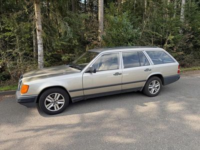 Gebraucht Mercedes 200 133 PS (97 kW) 1989 Beige Kombi