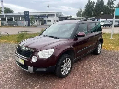 Gebraucht Skoda Yeti Plus Edition 105 PS (77 kW) 2011 Rot SUV