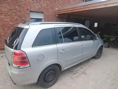 Gebraucht Opel Zafira 150 PS (110 kW) 2005 Silber Van / Kleinbus